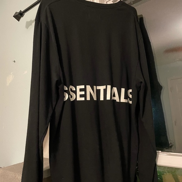 FOG Essentials Long Sleeve - Picture 1 of 3